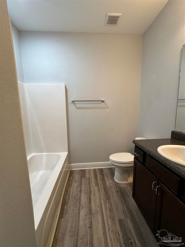 Building Photo - 422 N N St