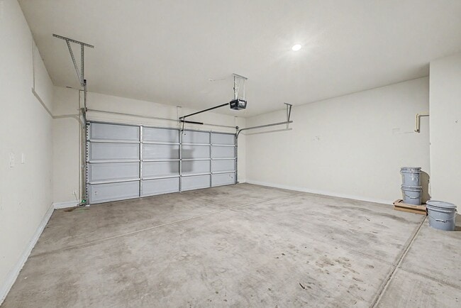 Building Photo - 24542 W Raymond St