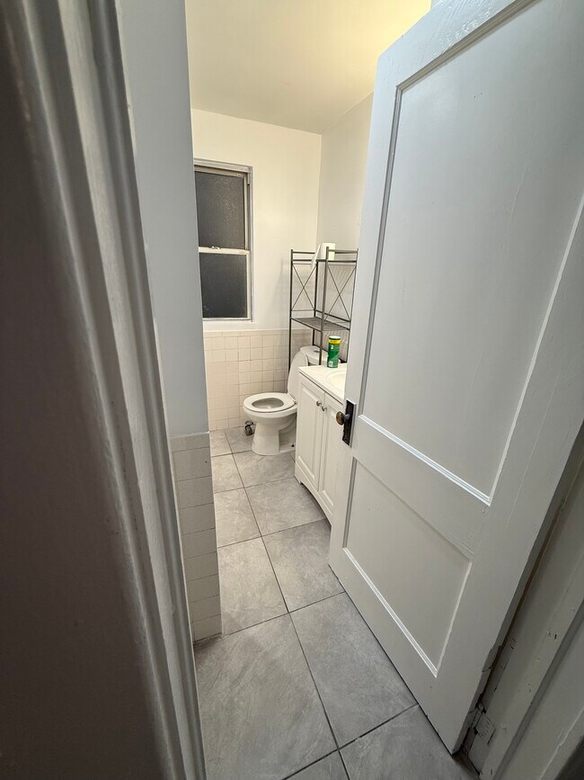 Building Photo - 16 N 7th St