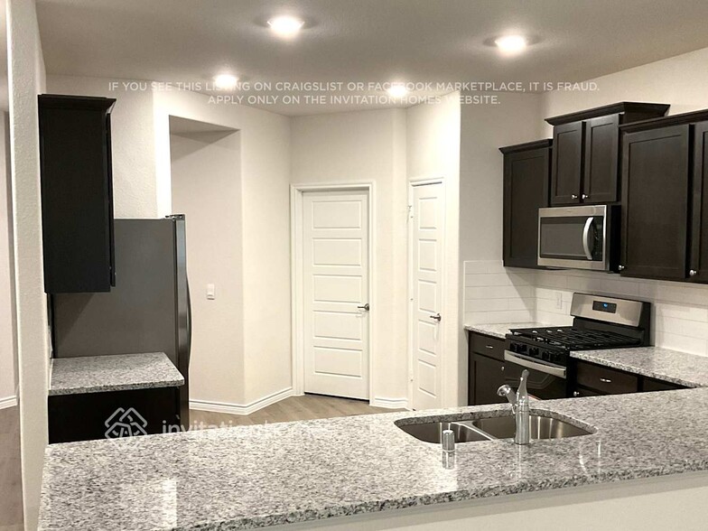 Building Photo - 7429 Seton Pl