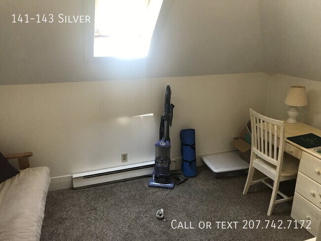 Building Photo - 141-143-143 Silver St