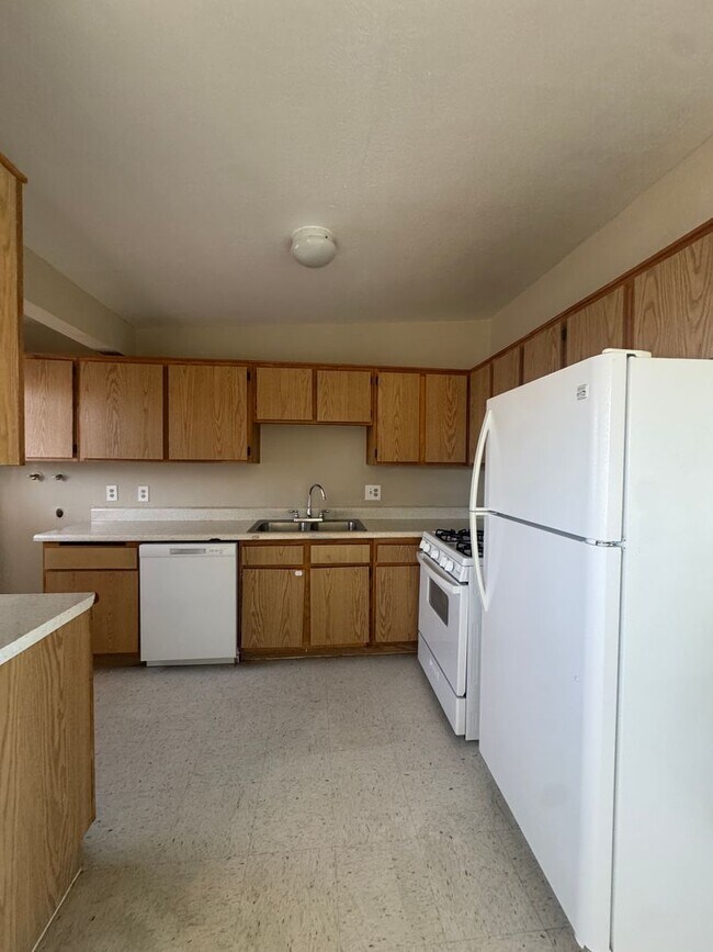Building Photo - 337 Oasis Dr