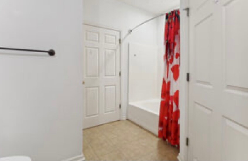 Shower and Tub - 604 Bristol Village Dr