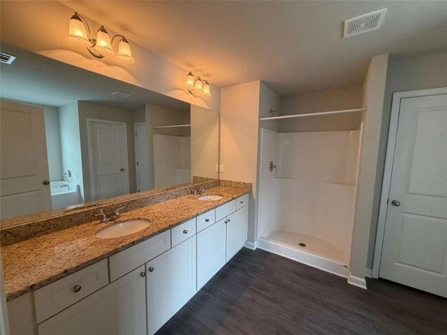 Building Photo - 313 Nutwood Trce