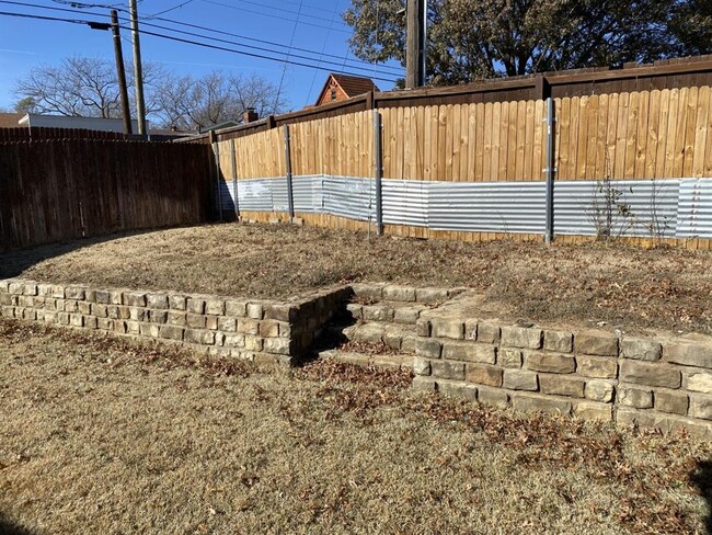 Building Photo - 803 Slaughter Ln