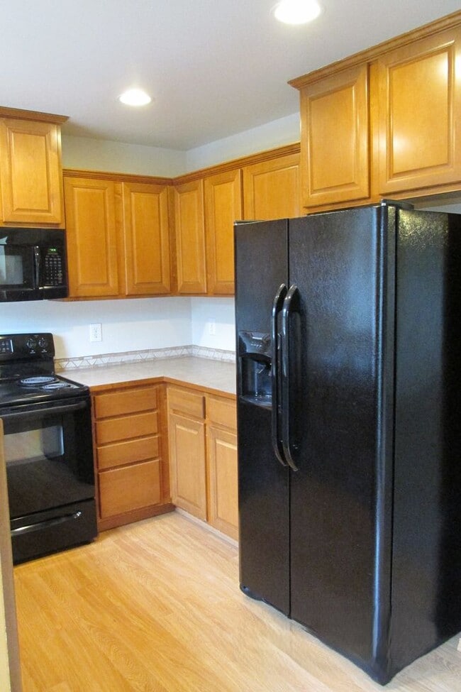 Building Photo - 3 Bedroom Townhouse in Sedro-Woolley