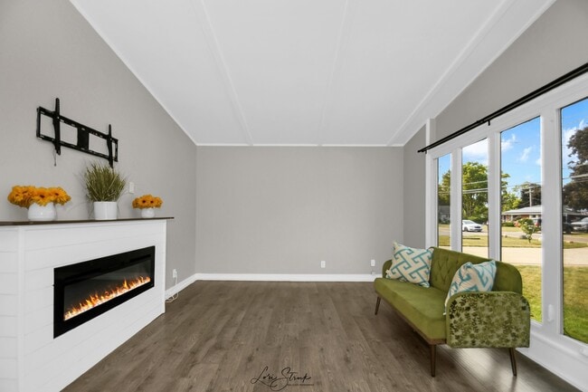 Building Photo - 217 Sherman Ave