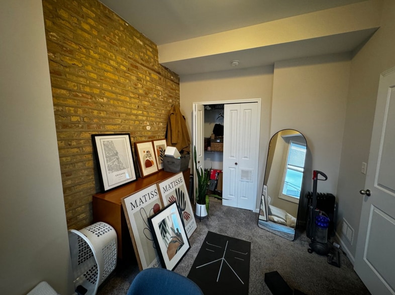 Building Photo - 2746 W Le Moyne St