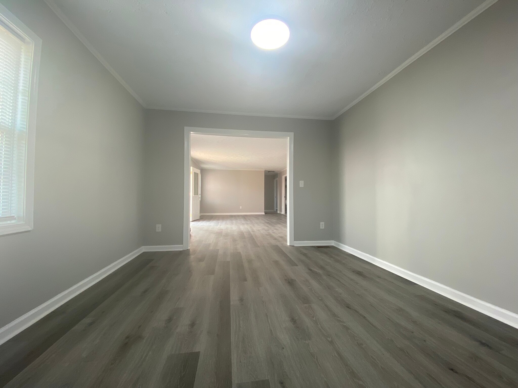 Building Photo - 213 Tara Dr