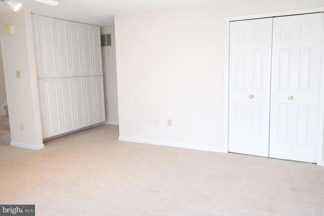 Building Photo - 44032 Aberdeen Terrace