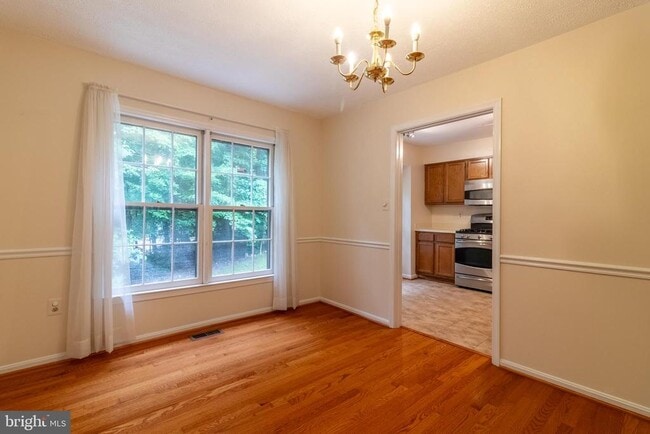 Building Photo - 4796 Gainsborough Dr