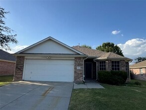 Building Photo - 9812 Fillmore Dr