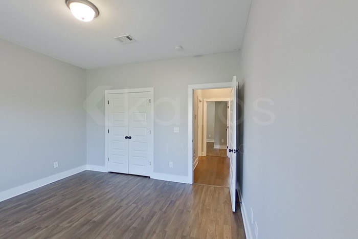 Building Photo - 8008 Shadesbrook Dr