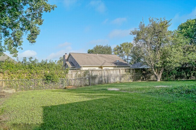 Building Photo - 12645 Lake Conroe Hills Dr