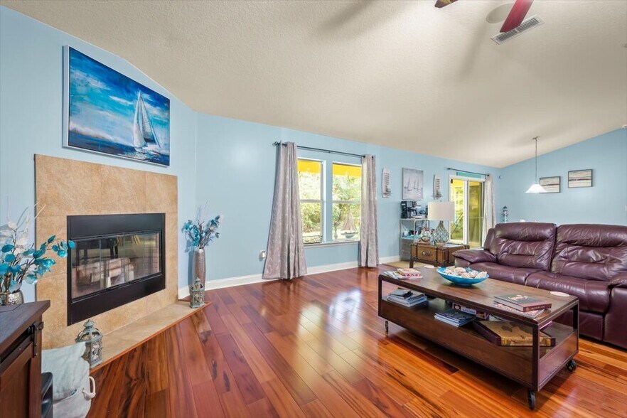 Building Photo - 11829 Carolwood Ln