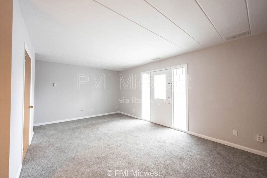 Building Photo - 324 Progress Rd