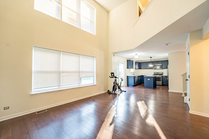 Building Photo - 965 Summerhill Dr