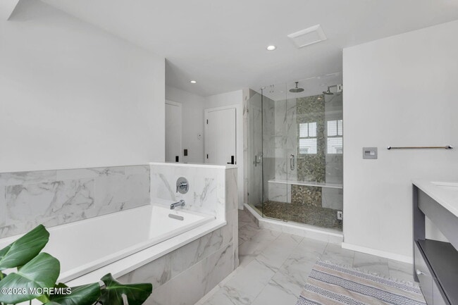 Building Photo - 213 9th Ave