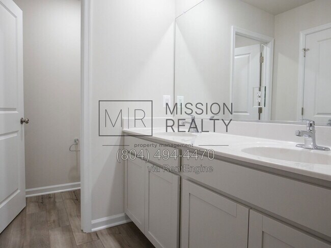 Building Photo - 8756 Whitman Dr
