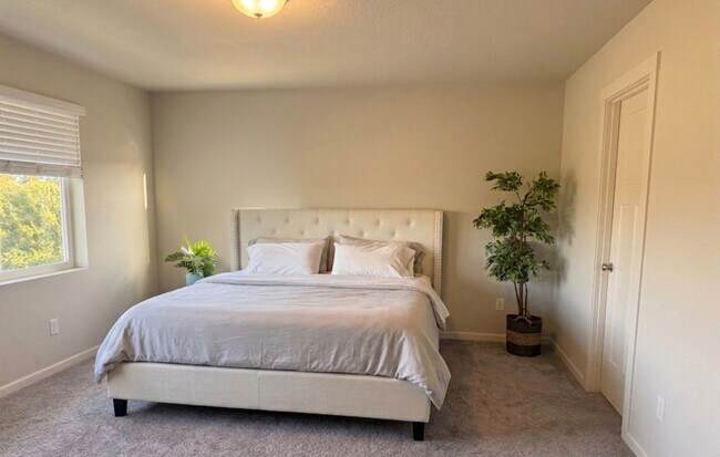 Building Photo - Gorgeous 2022 Build | 4 Bed + 2.5 Bath | Cornelius Single Family Home Located In Laurel Woods Nei...