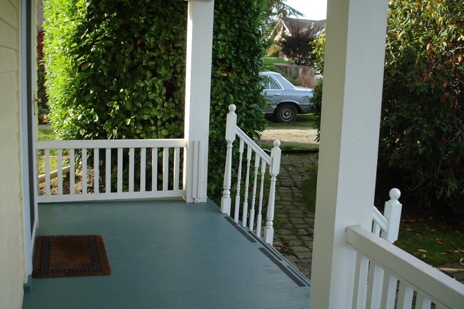 Front Porch of 3402, Relax, Visit with passing neighbors and Friends - 3402 N 28th St