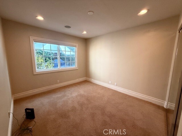 Building Photo - 16 Caraway