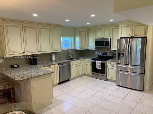 Building Photo - 717 S US Hwy 1