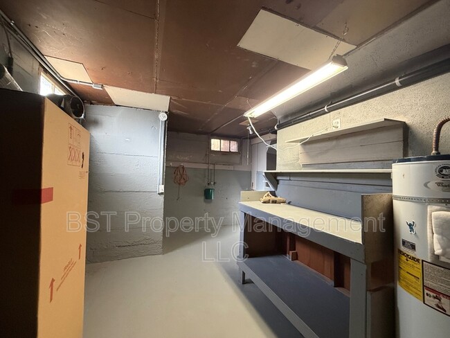 Building Photo - 1435 18th St NE