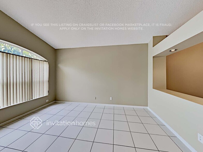 Building Photo - 1495 SW 105th Ave