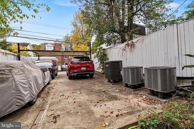 Building Photo - 2616 Garfield St NW