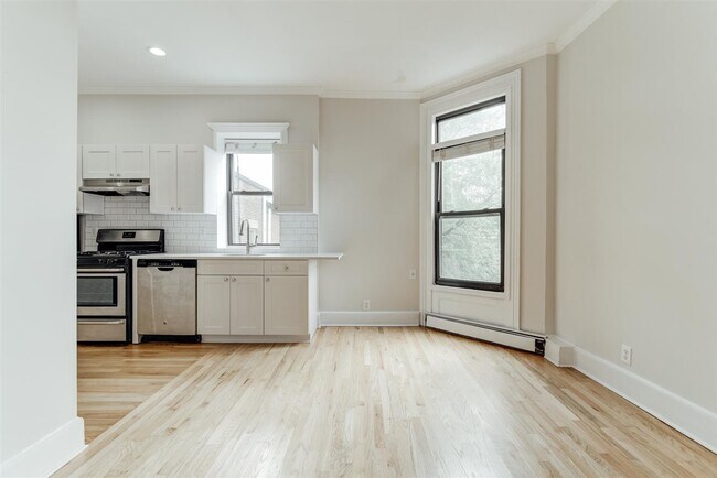 Building Photo - 465 Jersey Ave