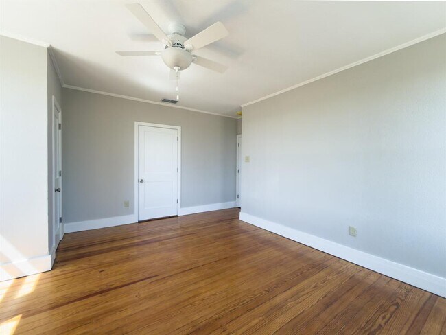 Building Photo - 267 Bodemann Ln