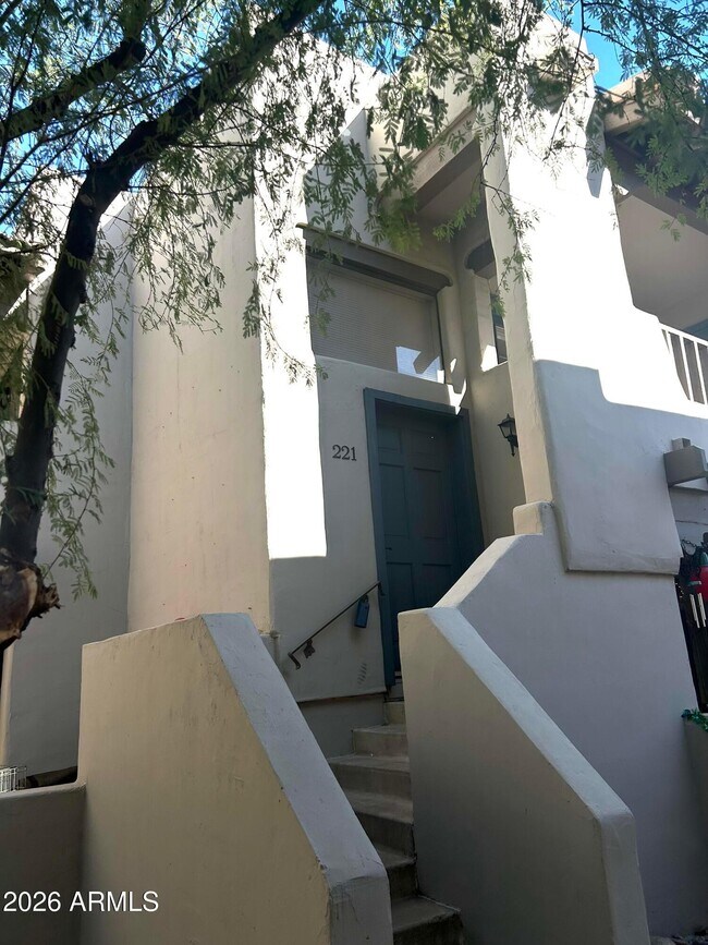 Building Photo - 7300 N Dreamy Draw Dr