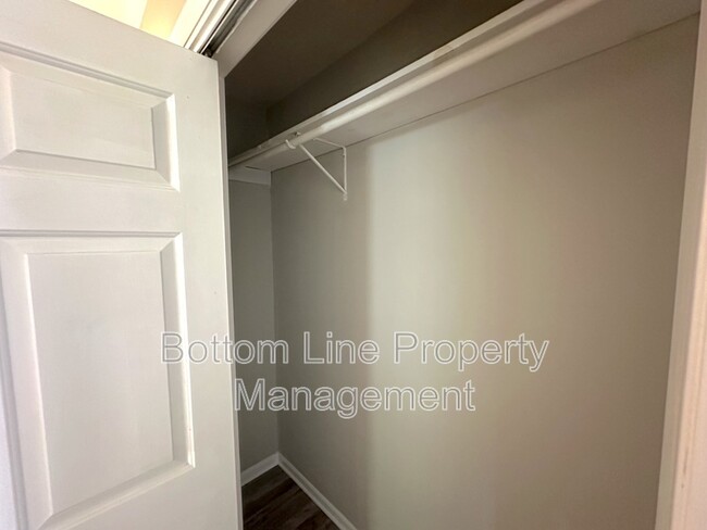 Building Photo - 11824 Larkridge Ct