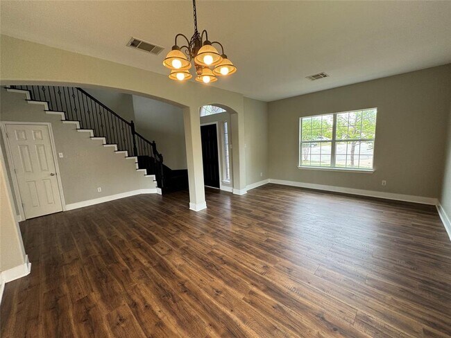 Building Photo - 1800 Rachel Ln