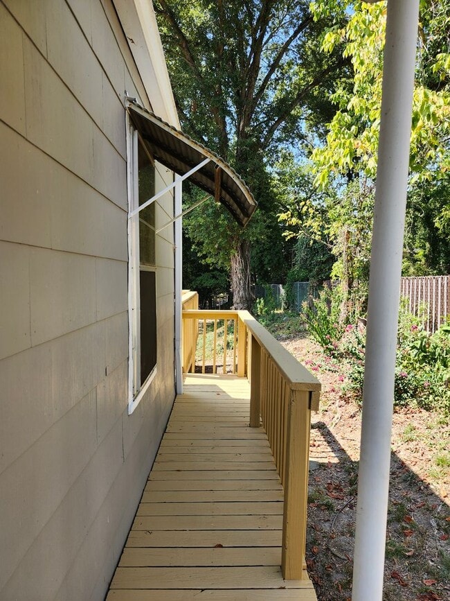 Building Photo - Coming in February - 3 bedroom 2 bath home in Belvoir Area in Brainerd/East Ridge, TN