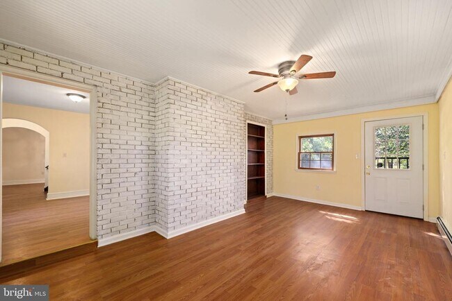 Building Photo - 13206 Occoquan Rd