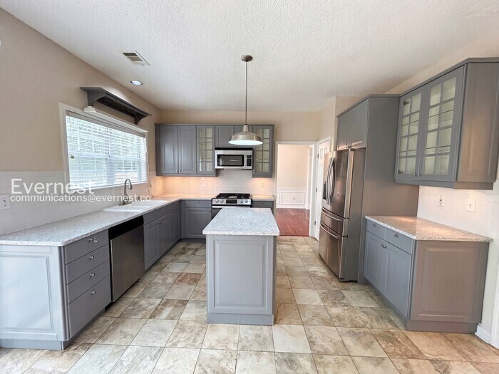 Building Photo - 3406 Chastain Glen Ln NE