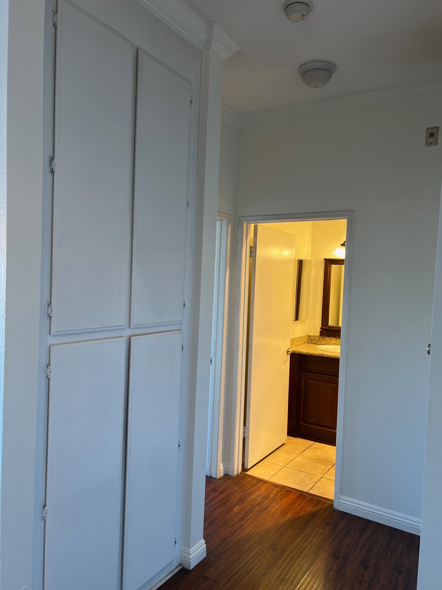 Building Photo - 10943 Laurel Canyon Blvd