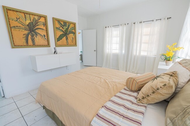 Building Photo - 900 NW 17th St