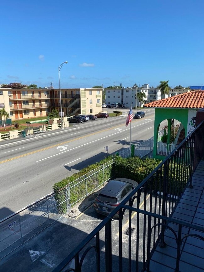 Building Photo - 6580 W Flagler St