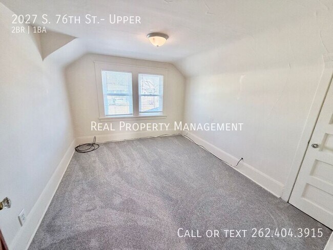 Building Photo - 2027 S 76th St