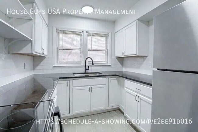 Building Photo - 11409 E 31st St S