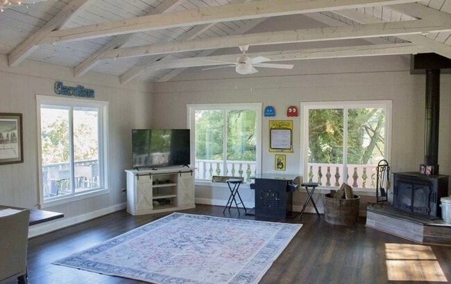 Building Photo - 48 Little Bear Dr