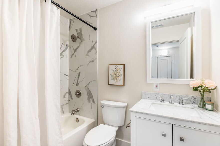 Building Photo - 2409 Cava Ct
