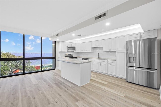 Building Photo - 3301 Bayshore Blvd