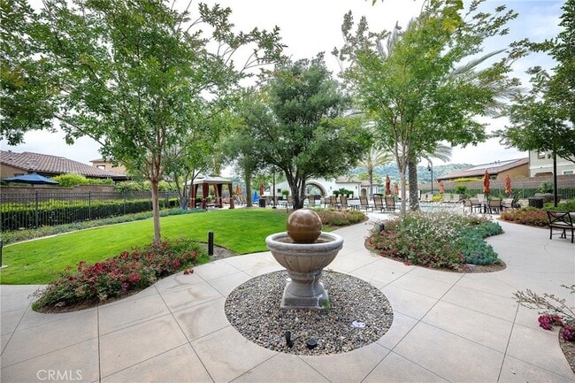 Building Photo - 6 Pony Ct