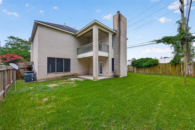 Building Photo - 20003 Fieldtree Dr