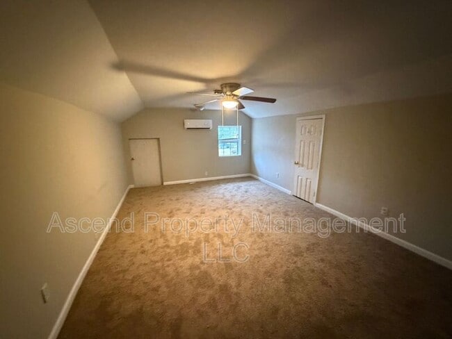 Building Photo - 2111 Chamberlain Ave.