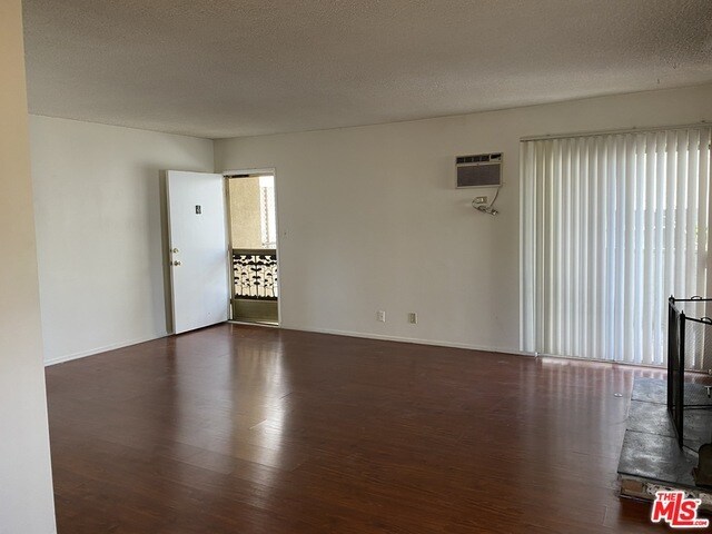 Building Photo - 3609 Dunn Dr